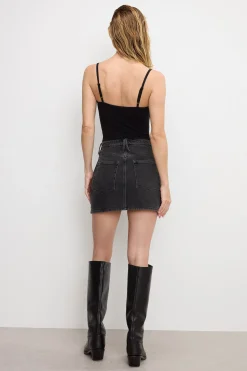 good 90s mini skirt