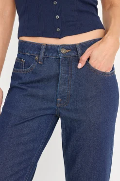 weightless boyfriend jeans