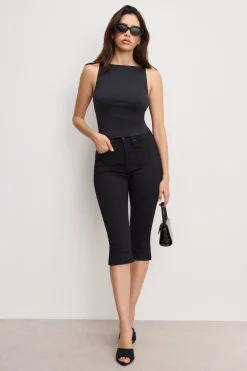 weightless sleeveless tank